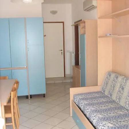 Ξενοδοχείο με διαμερίσματα Miky Αλμπένγκα