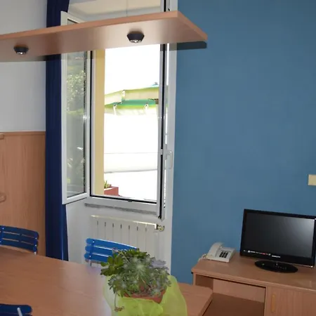 Miky Ξενοδοχείο με διαμερίσματα 3*