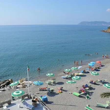 Miky Αλμπένγκα