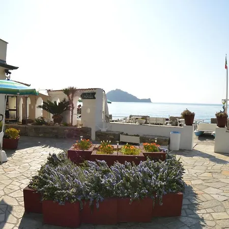 Ξενοδοχείο με διαμερίσματα Miky