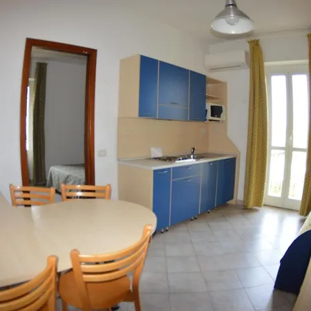 Ξενοδοχείο με διαμερίσματα Miky Αλμπένγκα