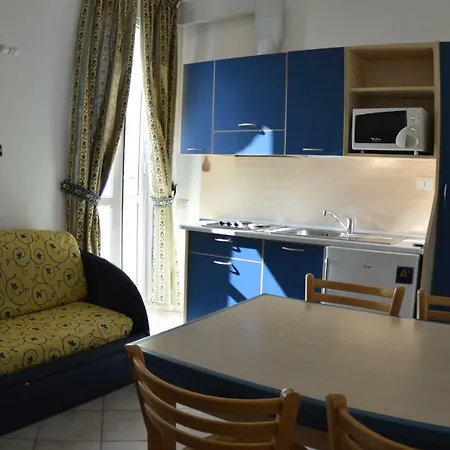 Ξενοδοχείο με διαμερίσματα Miky Αλμπένγκα