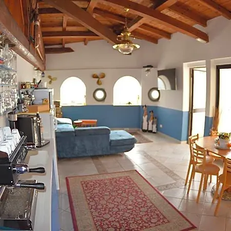 Miky Apartahotel